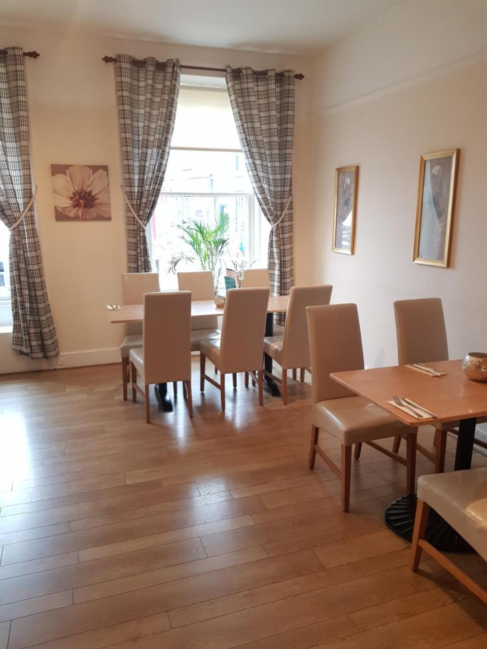 The Royal Hotel Blairgowrie and Rattray ภายนอก รูปภาพ
