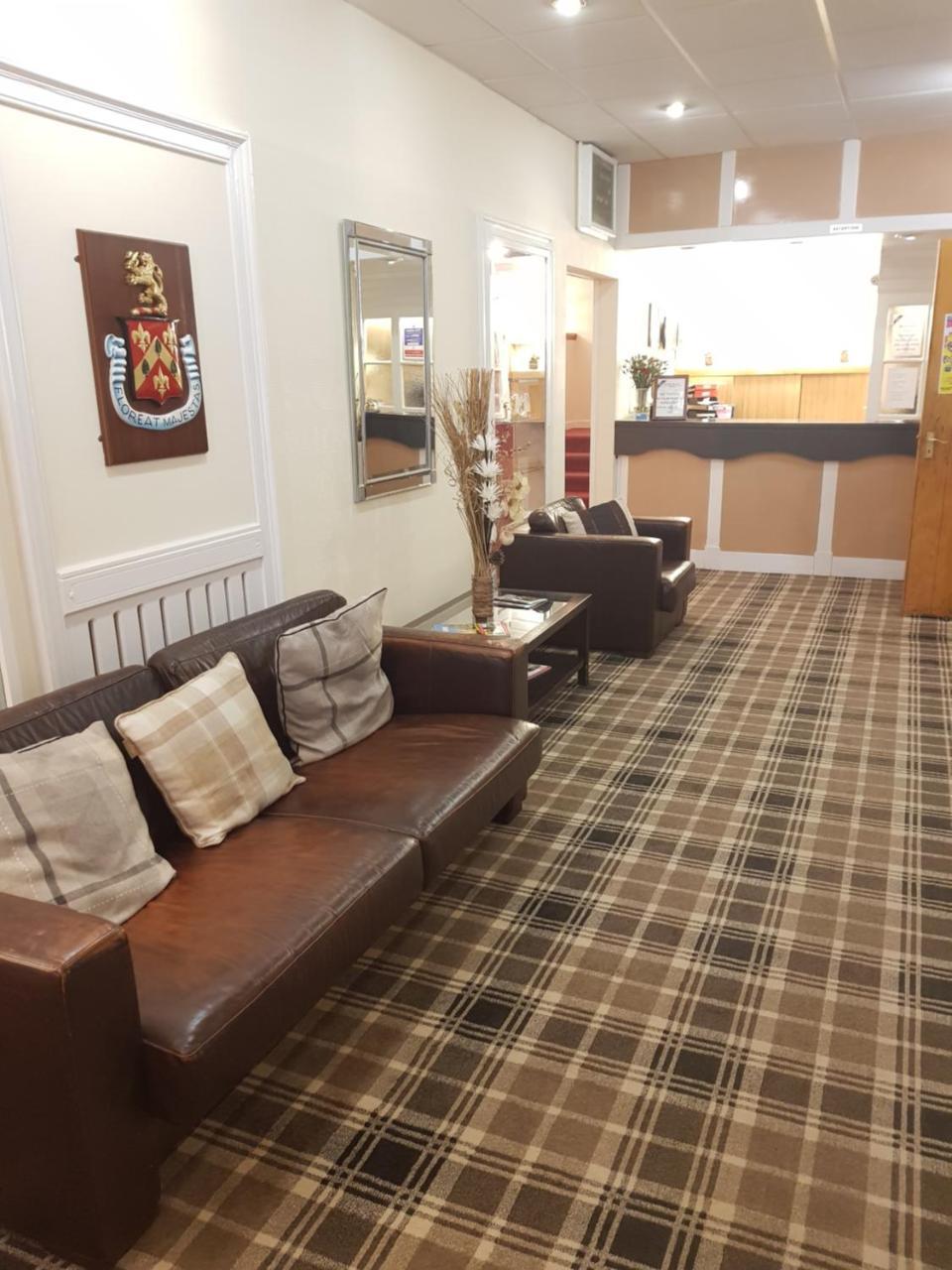 The Royal Hotel Blairgowrie and Rattray ภายนอก รูปภาพ