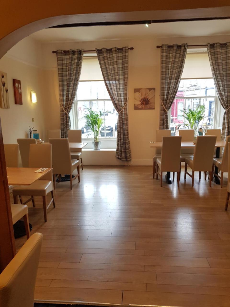 The Royal Hotel Blairgowrie and Rattray ภายนอก รูปภาพ
