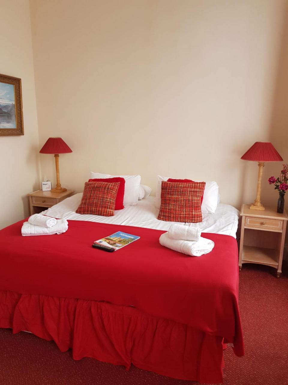 The Royal Hotel Blairgowrie and Rattray ภายนอก รูปภาพ