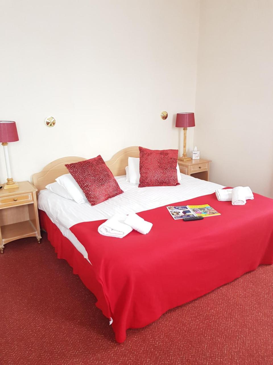 The Royal Hotel Blairgowrie and Rattray ภายนอก รูปภาพ