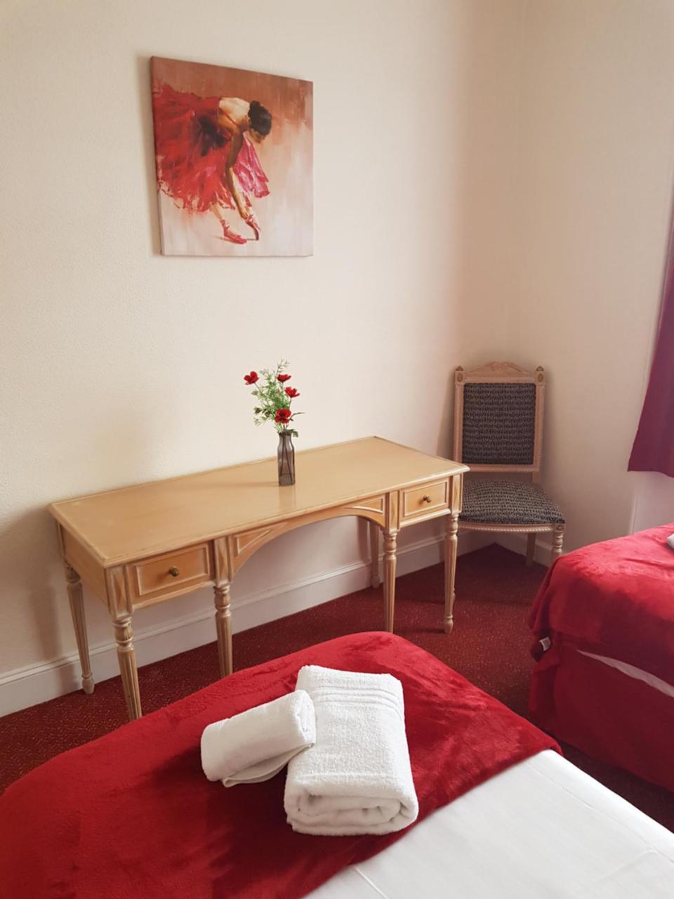 The Royal Hotel Blairgowrie and Rattray ภายนอก รูปภาพ