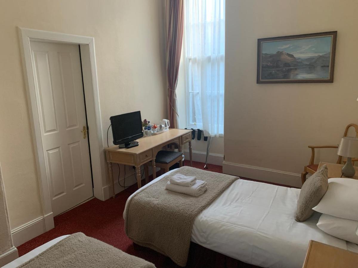 The Royal Hotel Blairgowrie and Rattray ภายนอก รูปภาพ