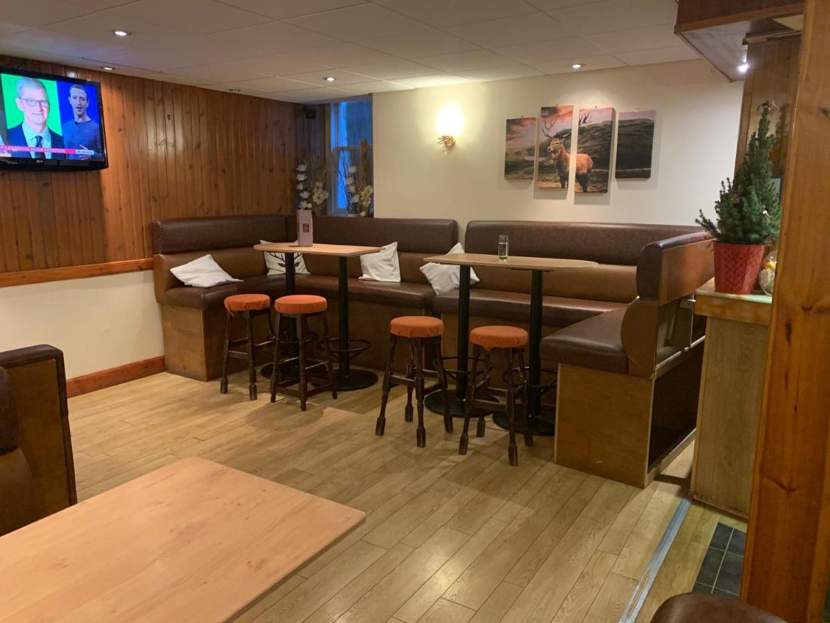 The Royal Hotel Blairgowrie and Rattray ภายนอก รูปภาพ