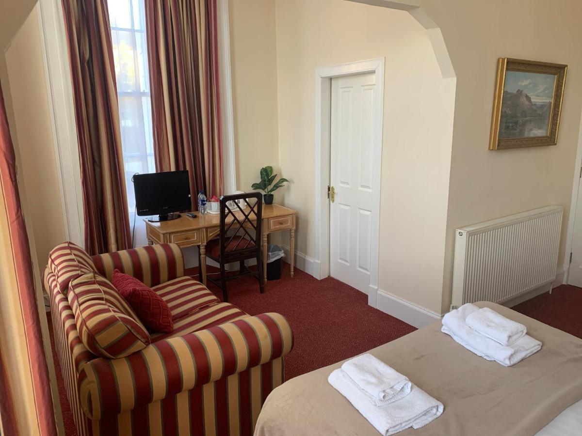 The Royal Hotel Blairgowrie and Rattray ภายนอก รูปภาพ
